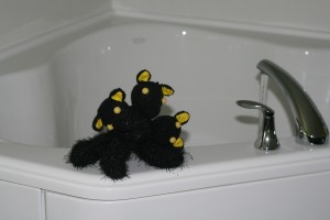 Ocho and the Tub